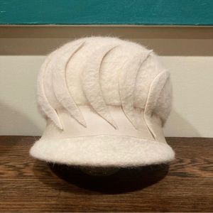 Vintage Corona made in Italy ivory mohair ladies bubble/volume hat ca. 1960’s